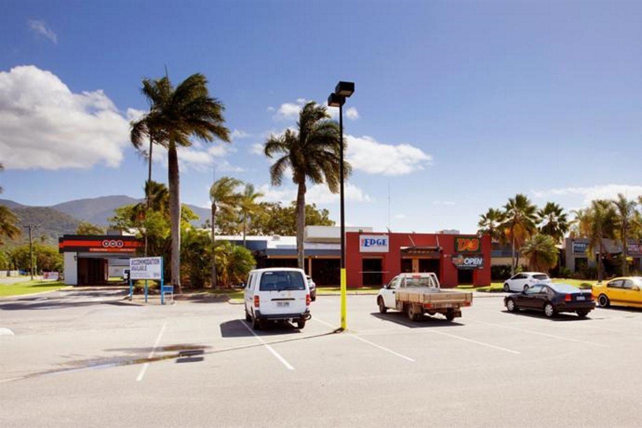 Nightcap At Edge Hill Tavern Cairns Exterior photo